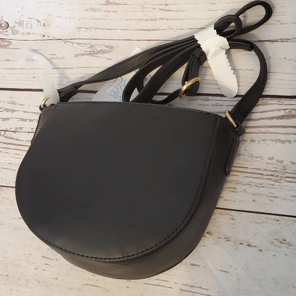 Time and Tru recycled materials crossbody handbag black, goldtone